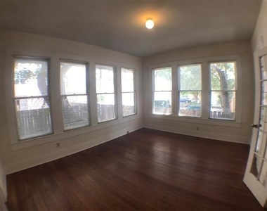 2307 Rio Grande St - Photo Thumbnail 1
