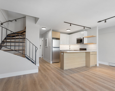 6166 N Sheridan Road - Photo Thumbnail 3
