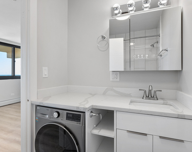 6166 N Sheridan Road - Photo Thumbnail 9