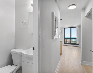6166 N Sheridan Road - Photo Thumbnail 10