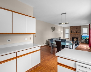 1348 Amaranth Drive - Photo Thumbnail 10