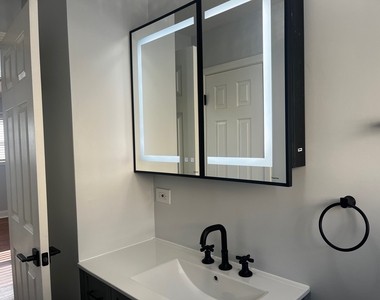 6522 N Spaulding Avenue - Photo Thumbnail 10
