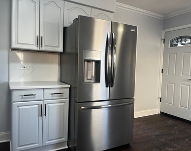 6522 N Spaulding Avenue - Photo Thumbnail 4