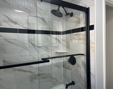 6522 N Spaulding Avenue - Photo Thumbnail 9