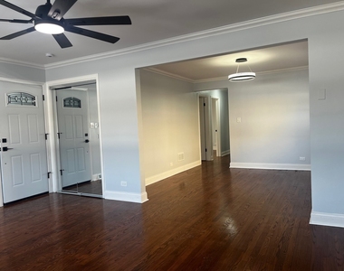 6522 N Spaulding Avenue - Photo Thumbnail 5
