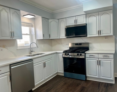 6522 N Spaulding Avenue - Photo Thumbnail 1