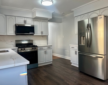 6522 N Spaulding Avenue - Photo Thumbnail 2