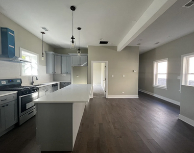 6448 S Saint Lawrence Avenue - Photo Thumbnail 1