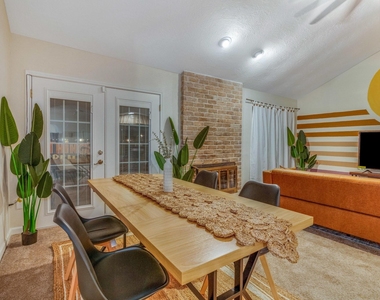 2539 Jester Lane - Photo Thumbnail 3