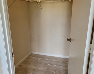 13521 Eagle Ridge Drive - Photo Thumbnail 9