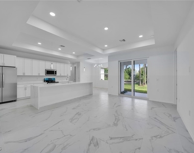 3413 28th Street Sw - Photo Thumbnail 3