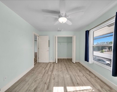 1521 Sw 47th Terrace - Photo Thumbnail 10