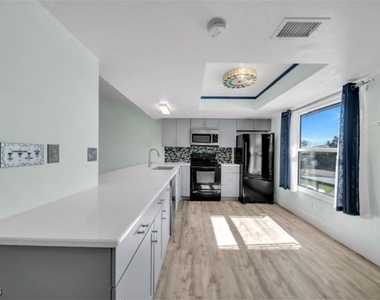 1521 Sw 47th Terrace - Photo Thumbnail 1