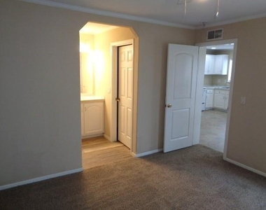 10015 Summerberry Lane - Photo Thumbnail 15