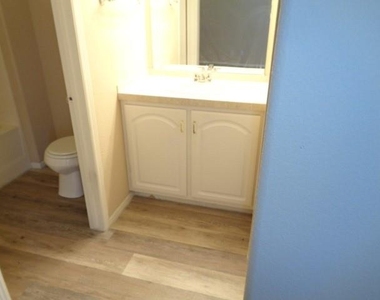 10015 Summerberry Lane - Photo Thumbnail 14
