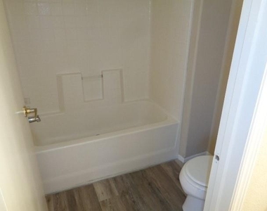 10015 Summerberry Lane - Photo Thumbnail 13