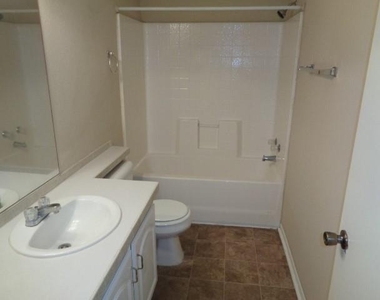 10015 Summerberry Lane - Photo Thumbnail 12