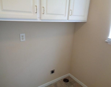 10015 Summerberry Lane - Photo Thumbnail 7