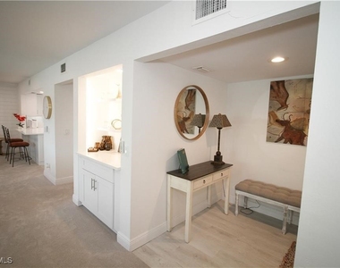 97 Georgetown Boulevard - Photo Thumbnail 5