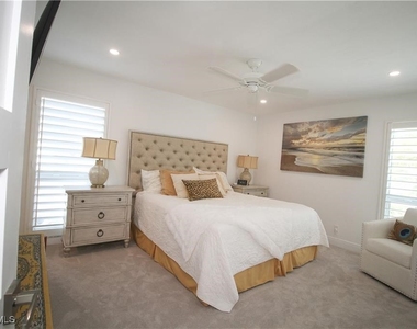97 Georgetown Boulevard - Photo Thumbnail 13