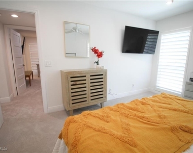 97 Georgetown Boulevard - Photo Thumbnail 17