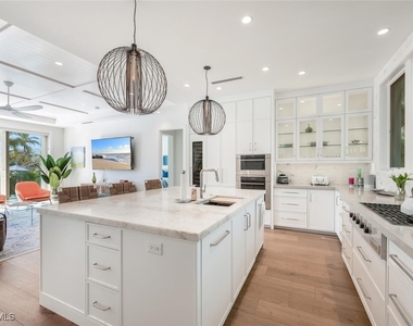 783 11th Avenue S - Photo Thumbnail 2