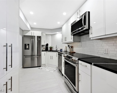 4001 Gulf Shore Boulevard N - Photo Thumbnail 13