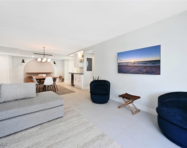 4001 Gulf Shore Boulevard N - Photo Thumbnail 4