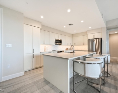 1111 Central Avenue - Photo Thumbnail 11