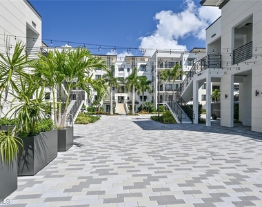 1111 Central Avenue - Photo Thumbnail 2