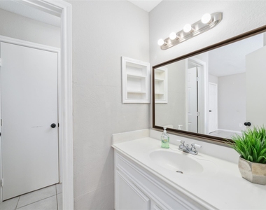7821 Fuqua Street - Photo Thumbnail 7