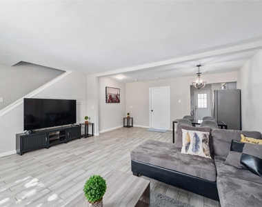 7821 Fuqua Street - Photo Thumbnail 3