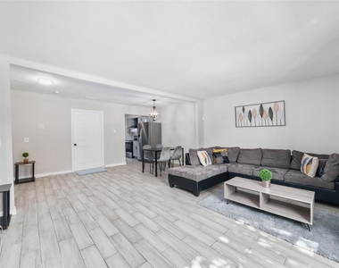 7821 Fuqua Street - Photo Thumbnail 5