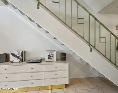 33 Cove Road - Photo Thumbnail 9