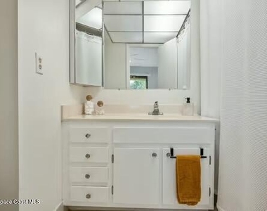33 Cove Road - Photo Thumbnail 16