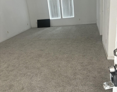 276 Timber Run Way - Photo Thumbnail 16