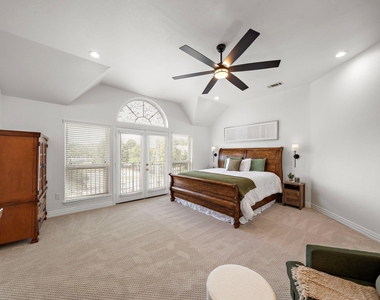 1505 Wentworth Street - Photo Thumbnail 31