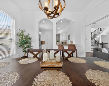 1505 Wentworth Street - Photo Thumbnail 29