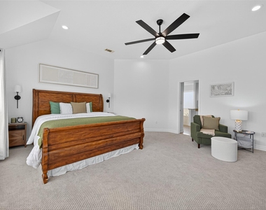 1505 Wentworth Street - Photo Thumbnail 32