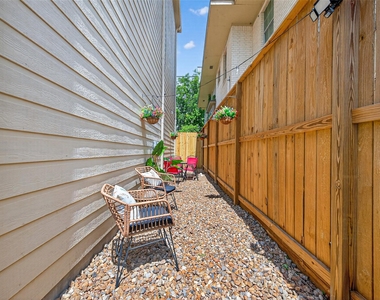 1505 Wentworth Street - Photo Thumbnail 48