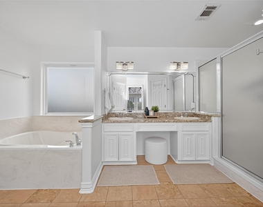 1505 Wentworth Street - Photo Thumbnail 17