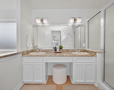 1505 Wentworth Street - Photo Thumbnail 19