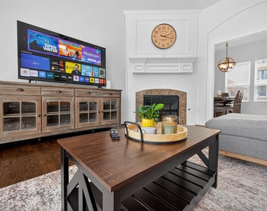 1505 Wentworth Street - Photo Thumbnail 7