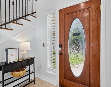1505 Wentworth Street - Photo Thumbnail 24