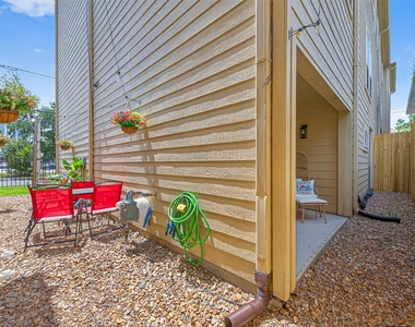 1505 Wentworth Street - Photo Thumbnail 47