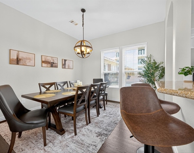 1505 Wentworth Street - Photo Thumbnail 26