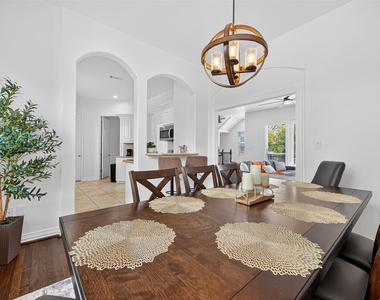 1505 Wentworth Street - Photo Thumbnail 30