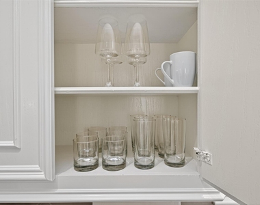 1505 Wentworth Street - Photo Thumbnail 11