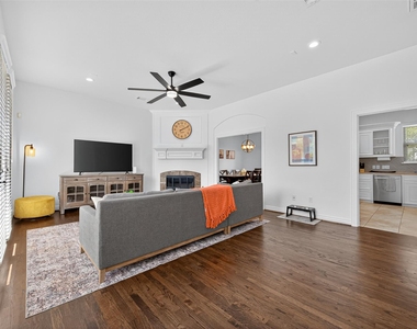1505 Wentworth Street - Photo Thumbnail 40