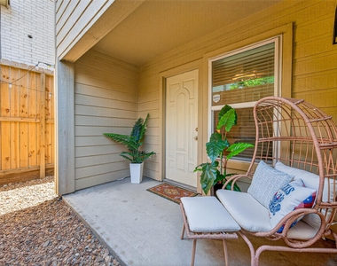 1505 Wentworth Street - Photo Thumbnail 23